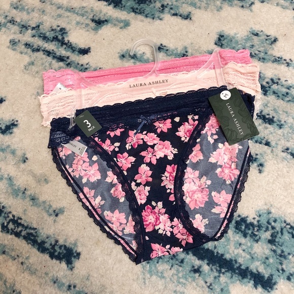 🌸New🌸Laura Ashley 3 pack panty set